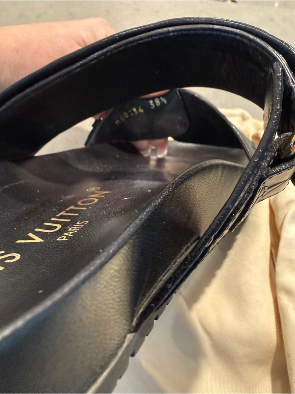 Bom Dia Flat Comfort Mule Black EU 38.5 Louis Vuitton LV - Picture 9 of 15